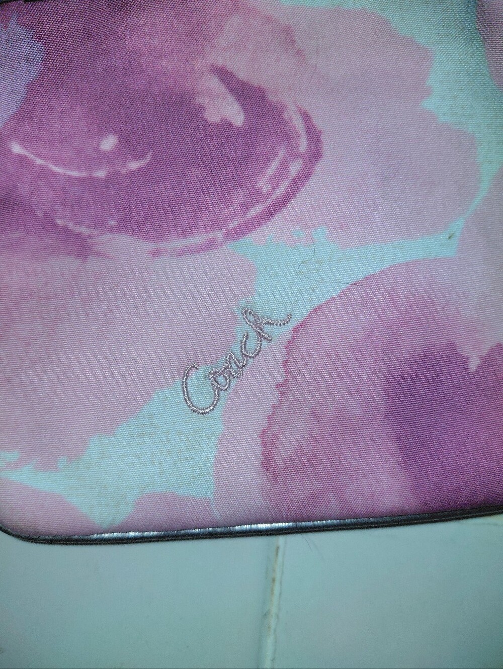 Vintage Coach Madison Pink Watercolor Wristlet Leather Trim Carriage Logo - Picture 3 of 5